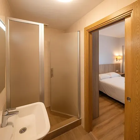 Panton ホテル 2*